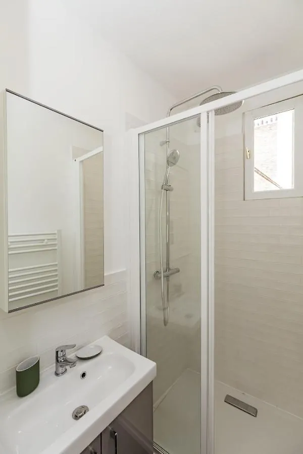 Apartament Nice 32 M Renovated And With Comfort In Paryż